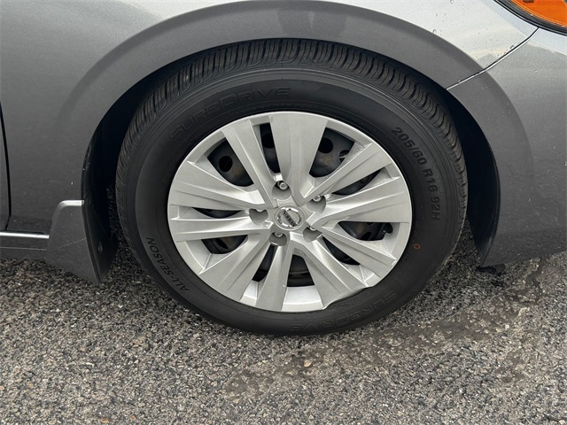 2022 Nissan Sentra S photo 9