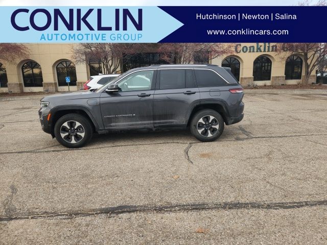 2022 Jeep Grand Cherokee 4xe's photo