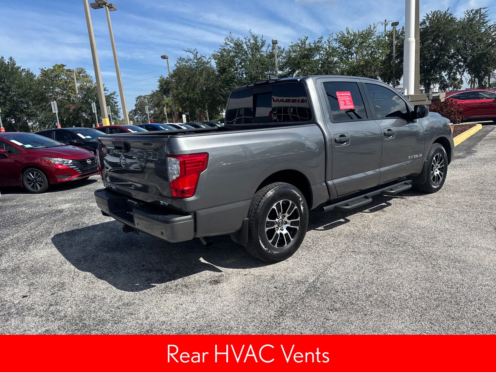 2023 Nissan Titan SV photo 4