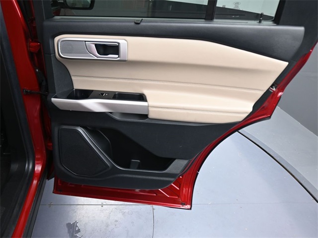 2023 Ford Explorer Limited photo 13