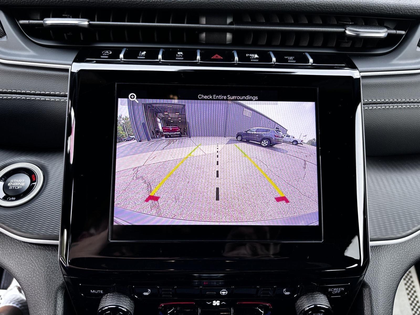 2025 Jeep Grand Cherokee Laredo photo 26