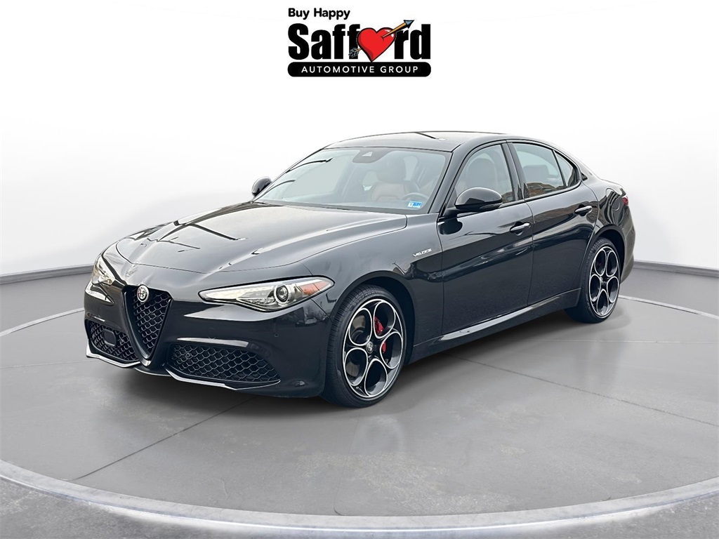 2022 Alfa Romeo Giulia Ti Veloce's photo