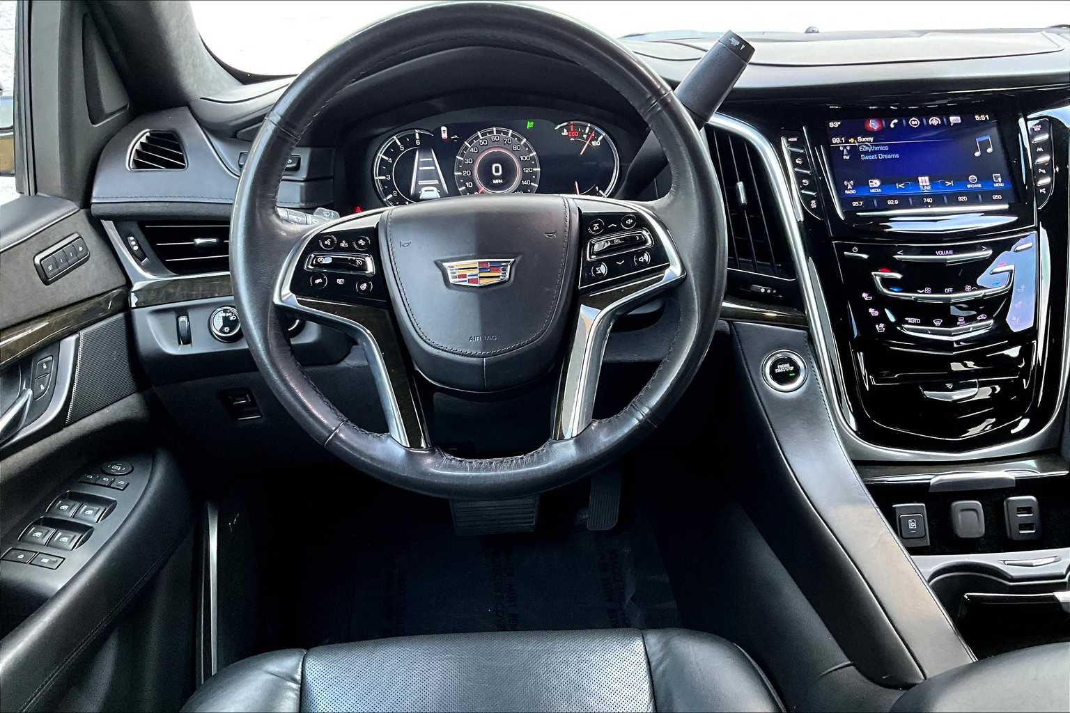 2020 Cadillac Escalade Platinum photo 5