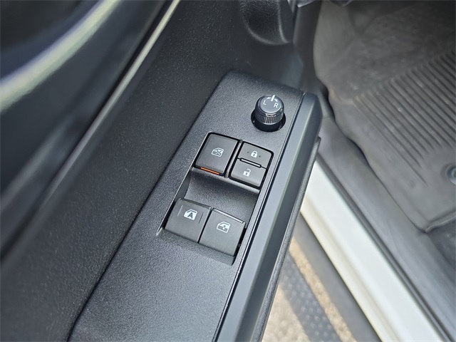 2021 Toyota Tacoma SR photo 14