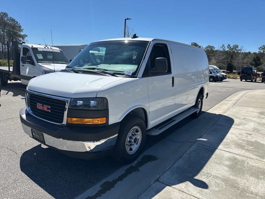2023 Gmc Savana Cargo 2500 photo 2