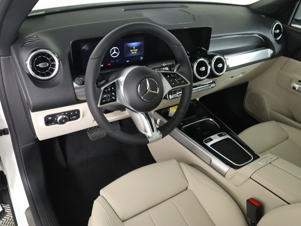 2026 Mercedes Benz GLB 250 photo 9