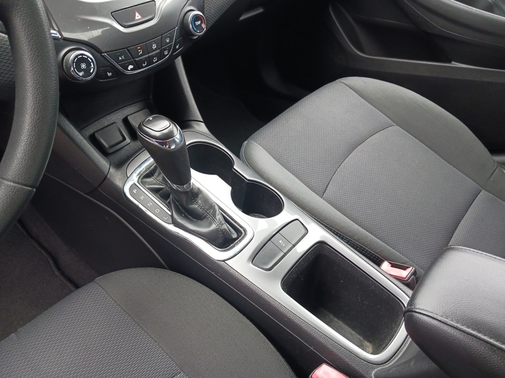 2018 Chevrolet Cruze LT photo 21