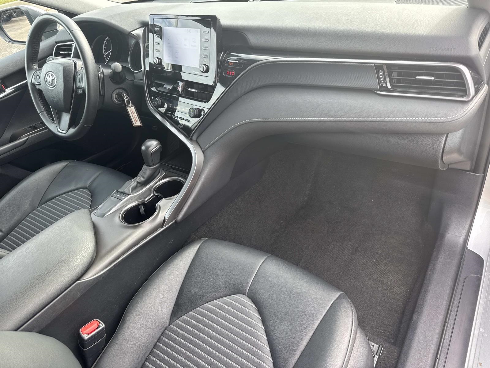 2024 Toyota Camry SE photo 10