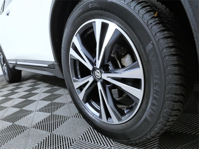 Certified 2017 Nissan Rogue SL with VIN 5N1AT2MV8HC816621 for sale in Apple Valley, Minnesota