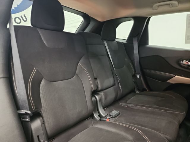 2017 Jeep Cherokee Latitude photo 32
