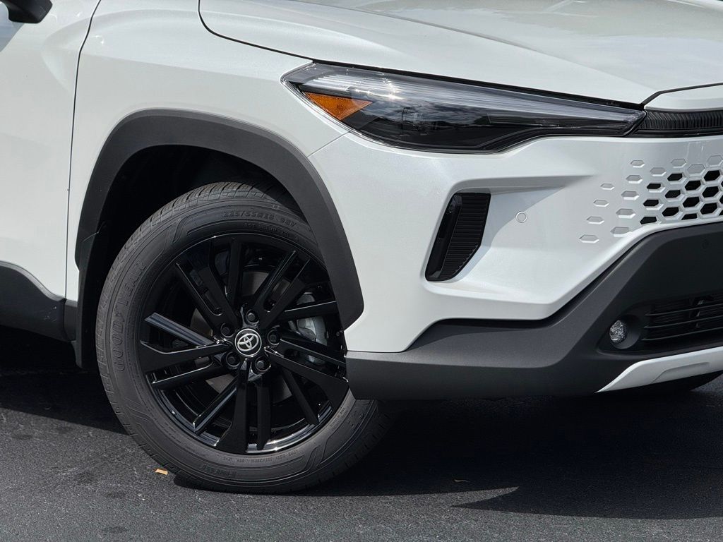 2026 Toyota Corolla Cross XSE photo 3