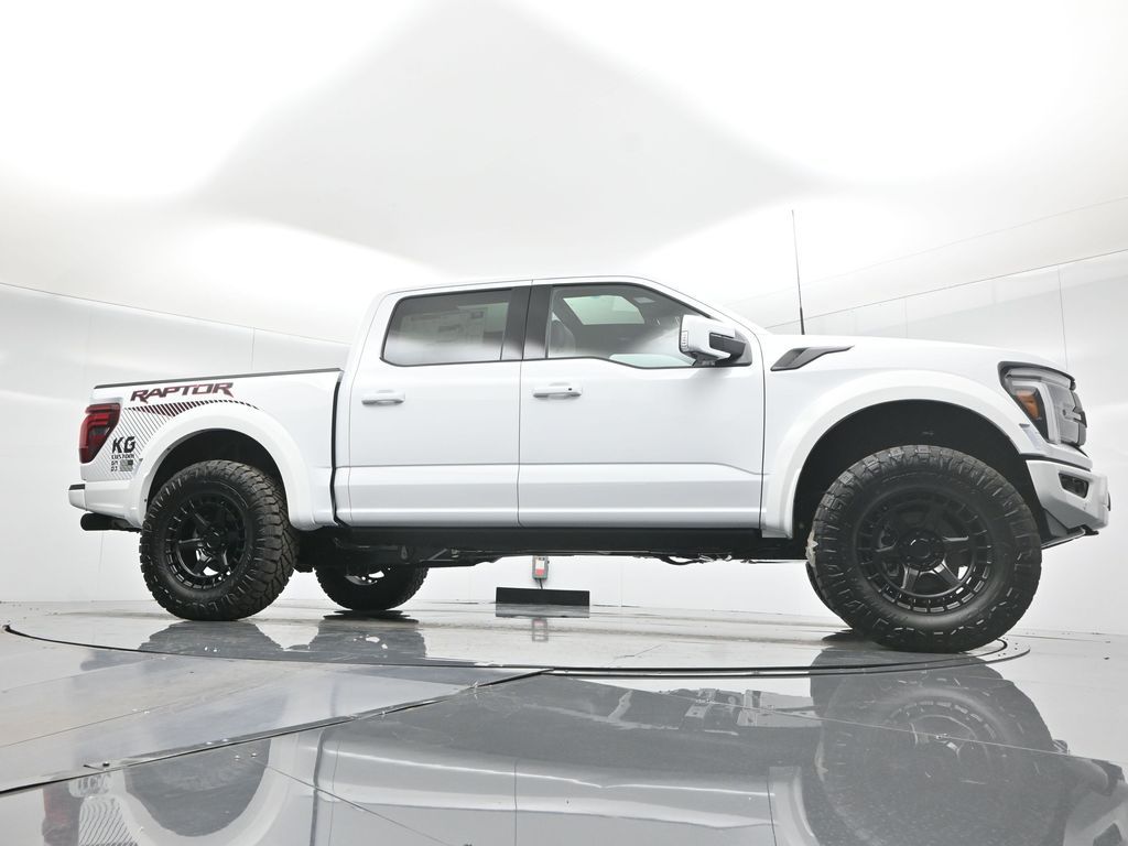 2025 Ford F-150 Raptor photo 2