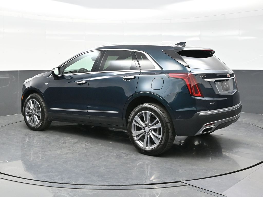 2025 Cadillac XT5 Premium Luxury photo 3