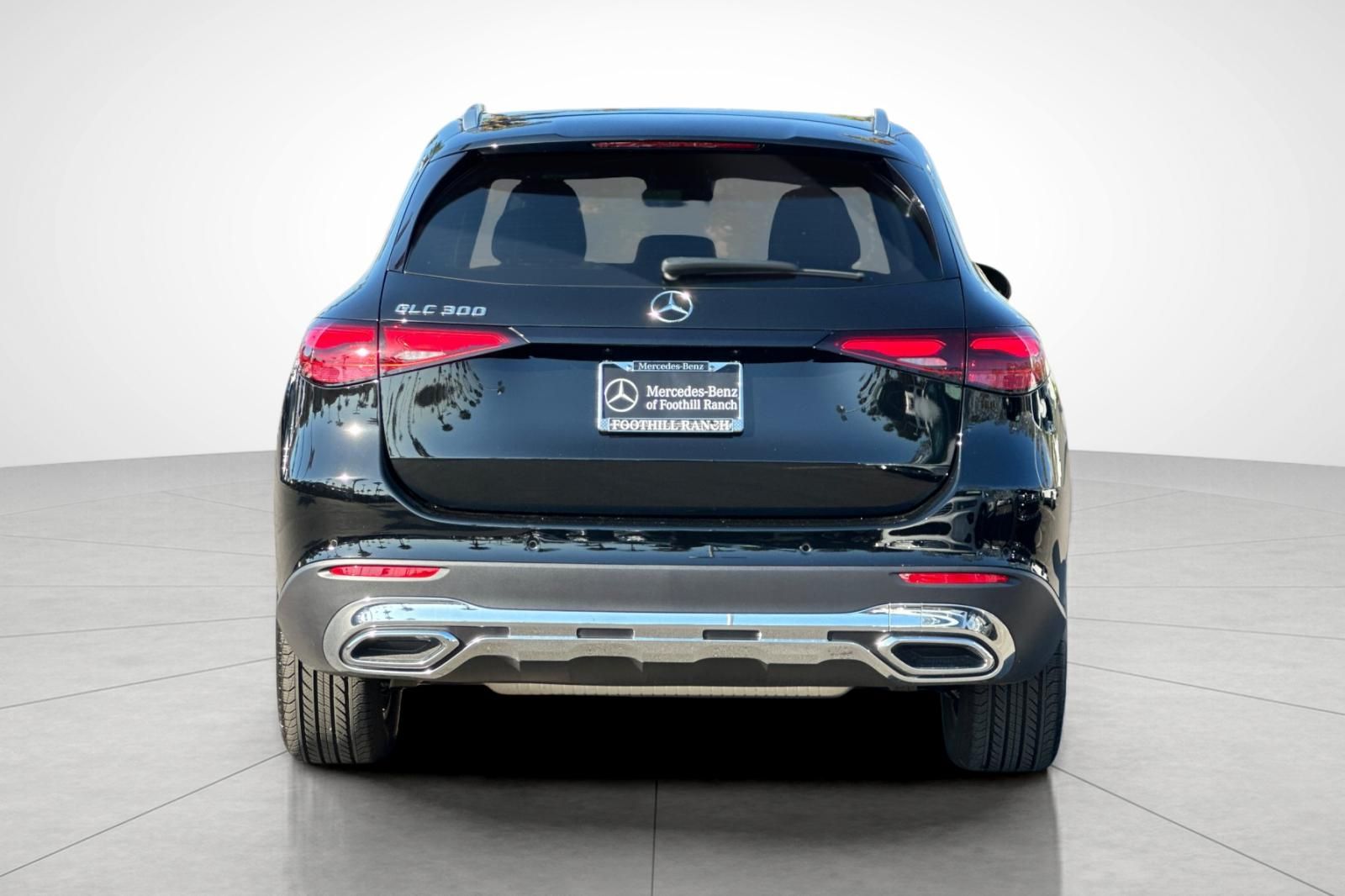 2025 Mercedes Benz GLC 300 photo 4