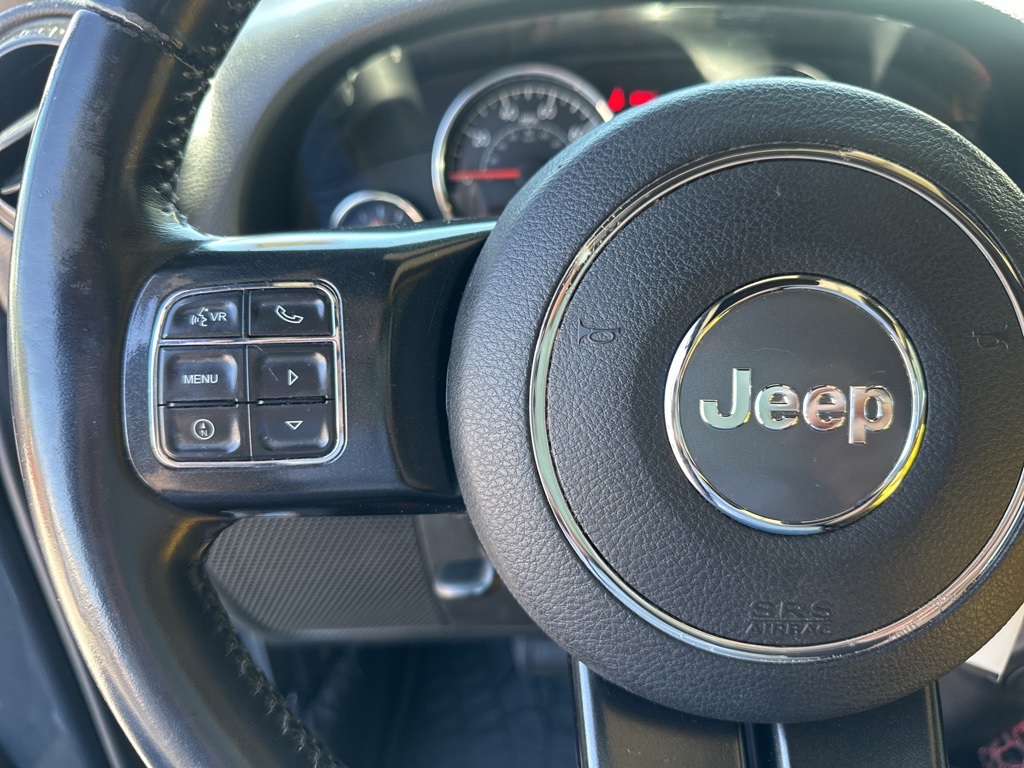 2017 Jeep Wrangler Unlimited Rubicon Recon photo 10