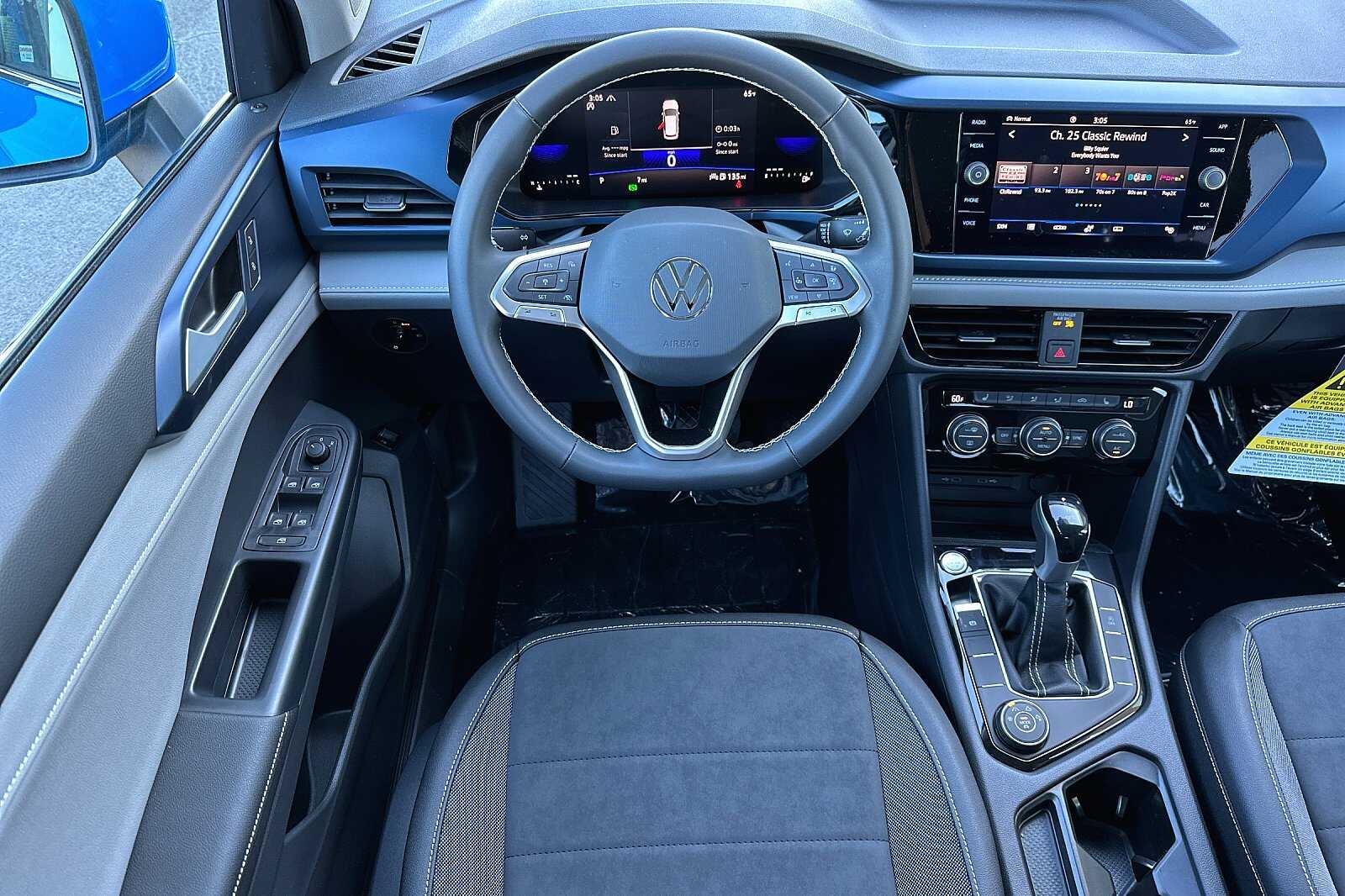 2024 Volkswagen Taos SE photo 14