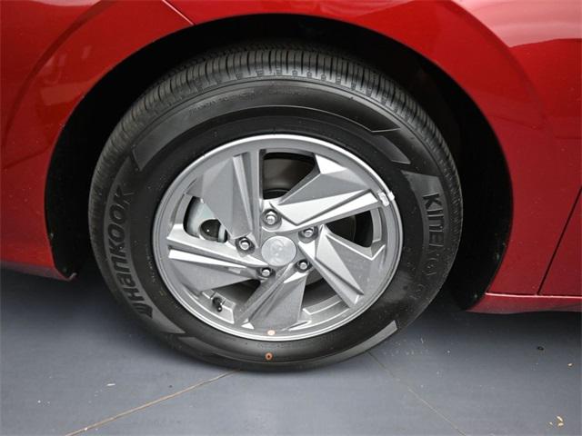 2025 Hyundai Elantra SE photo 19