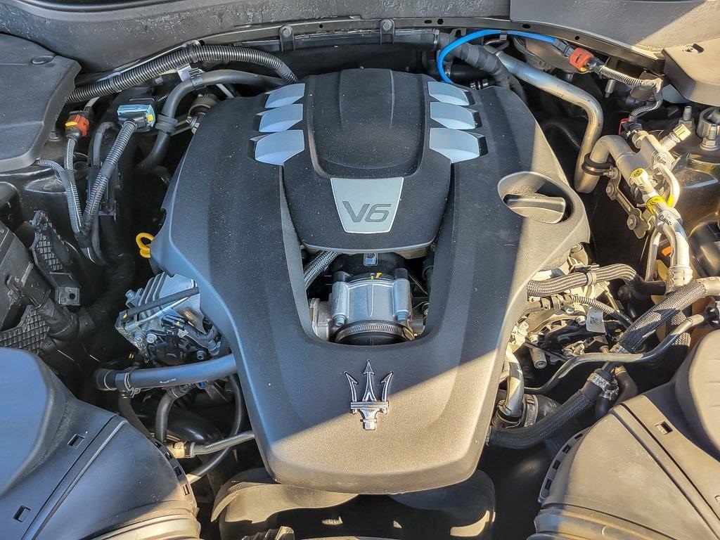 2021 Maserati Levante Base photo 25