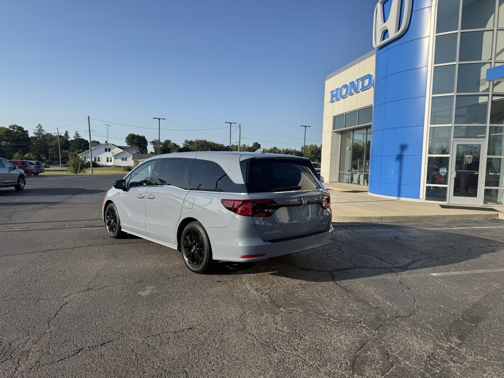 2024 Honda Odyssey Sport photo 2