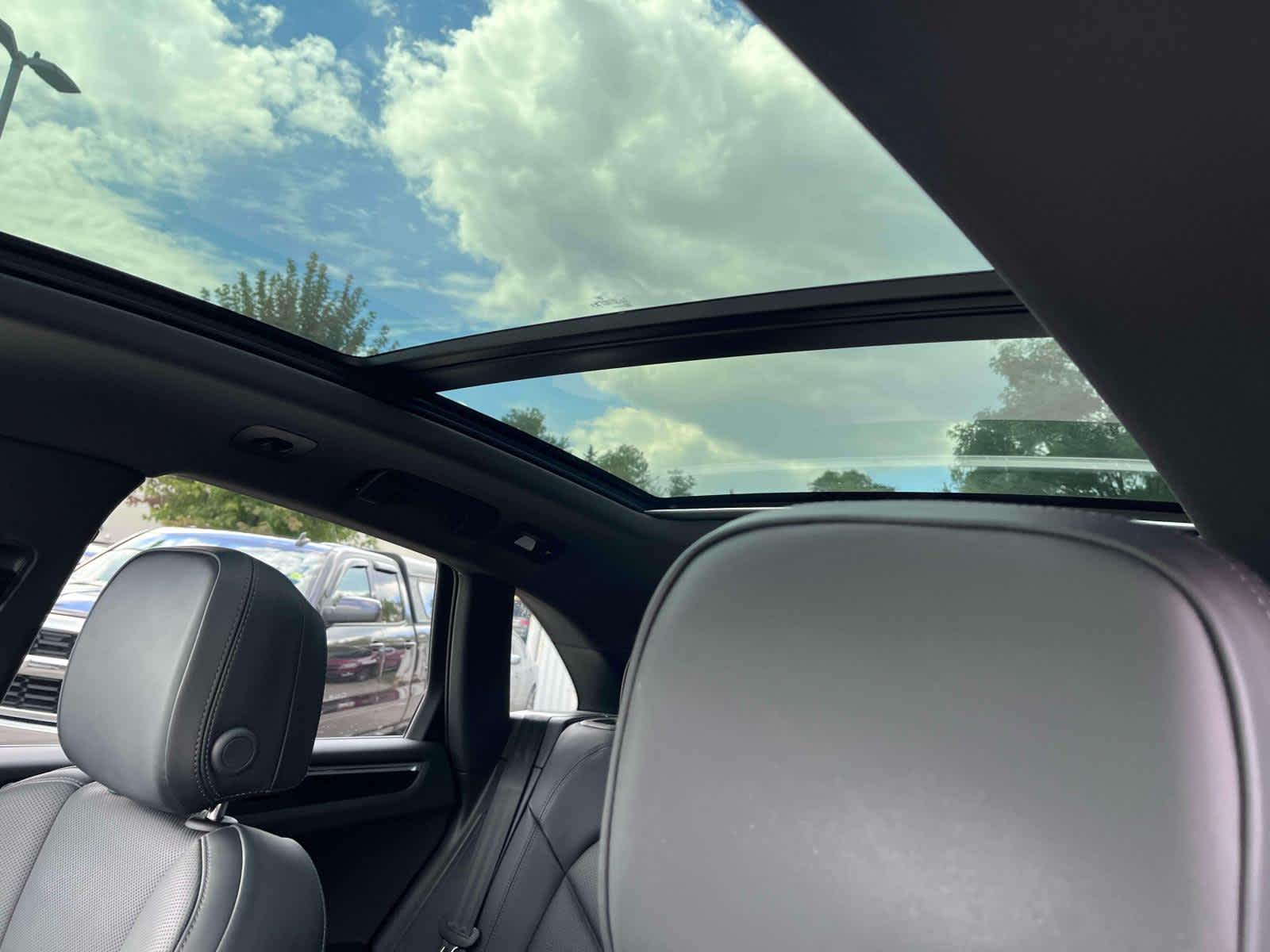 2024 Porsche Macan Base photo 13