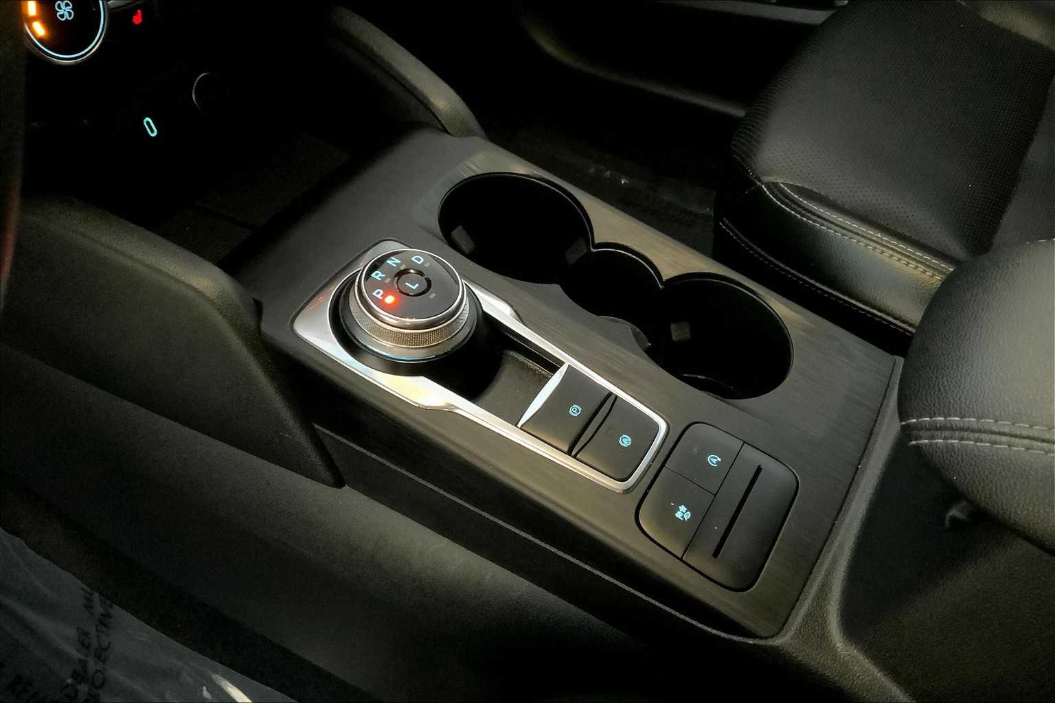 2020 Ford Escape SEL photo 14