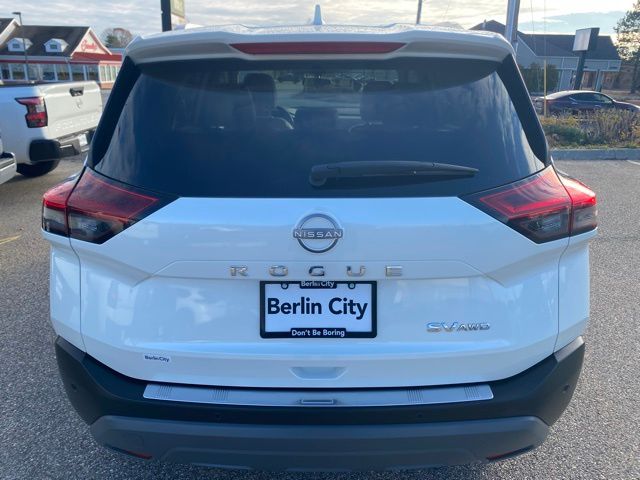 2023 Nissan Rogue SV photo 3