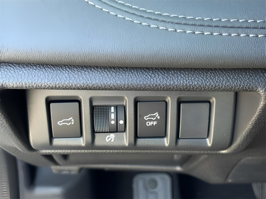 2025 Subaru Outback Touring XT photo 17