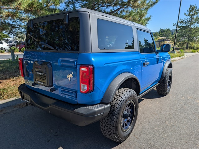 2023 Ford Bronco Black Diamond photo 3