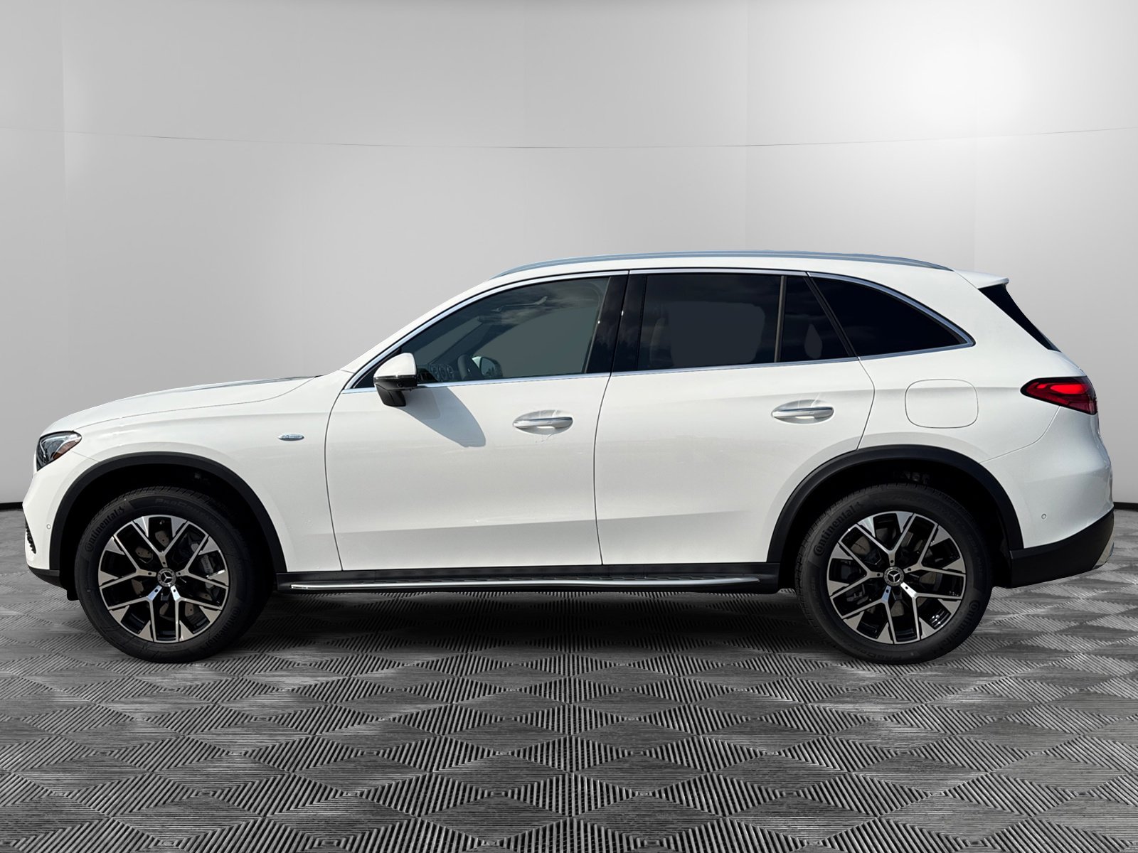 2025 Mercedes Benz GLC 350e 4MATIC photo 2