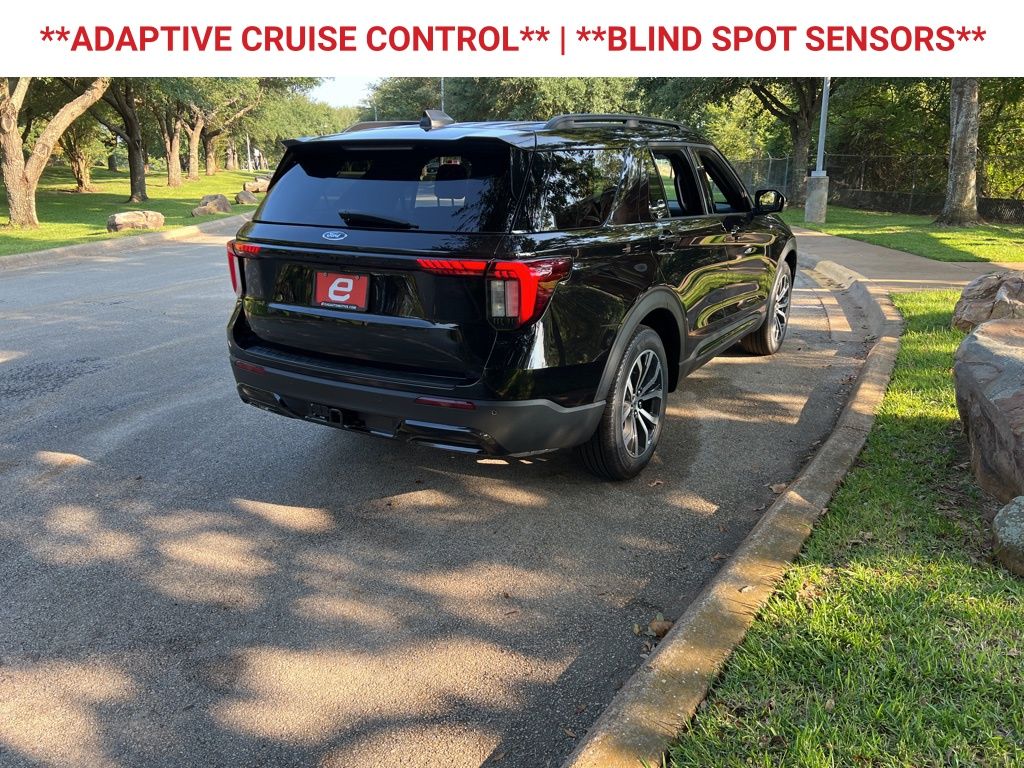 2025 Ford Explorer ST-Line photo 7