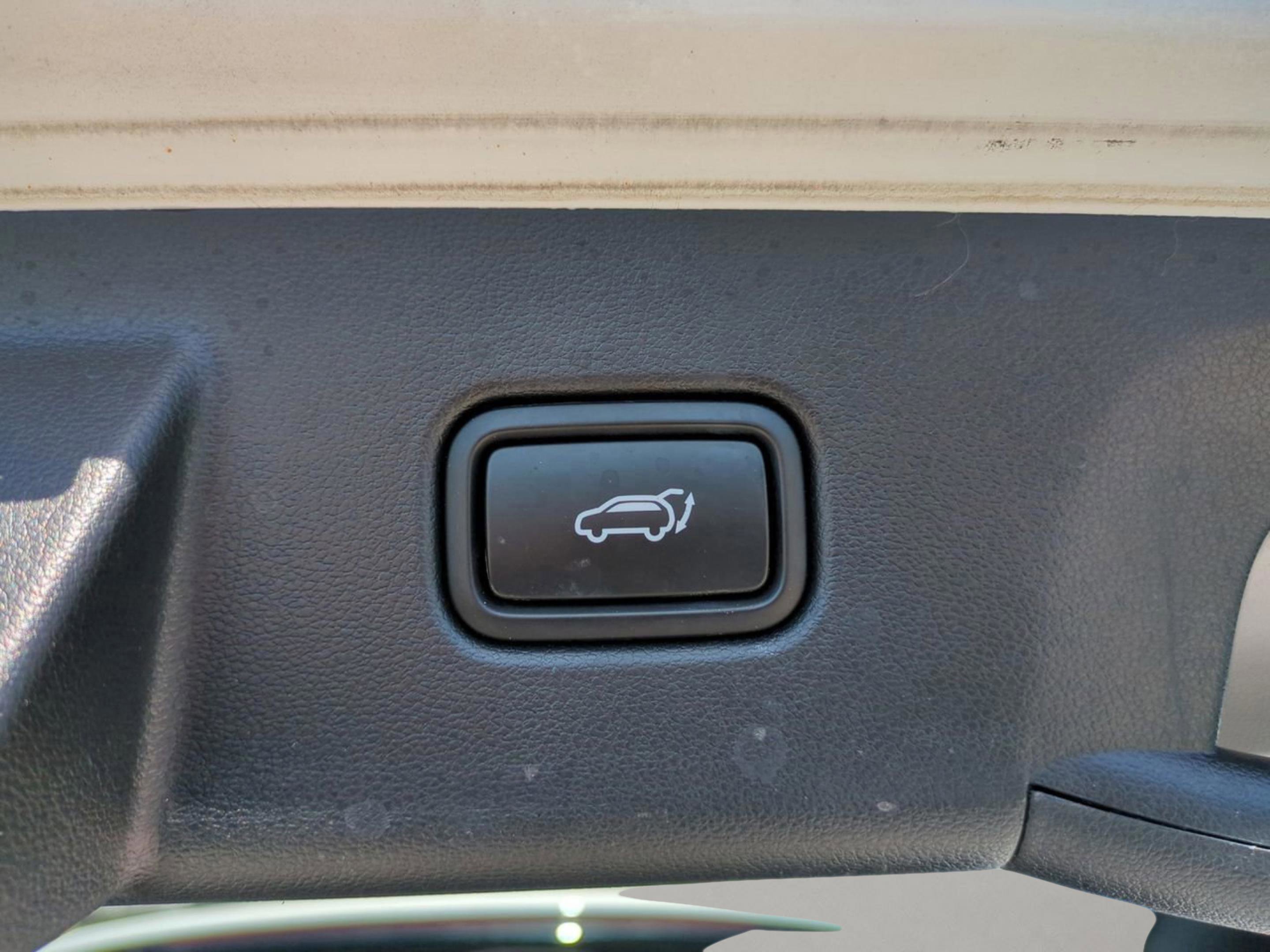 2022 Hyundai Tucson Limited photo 8
