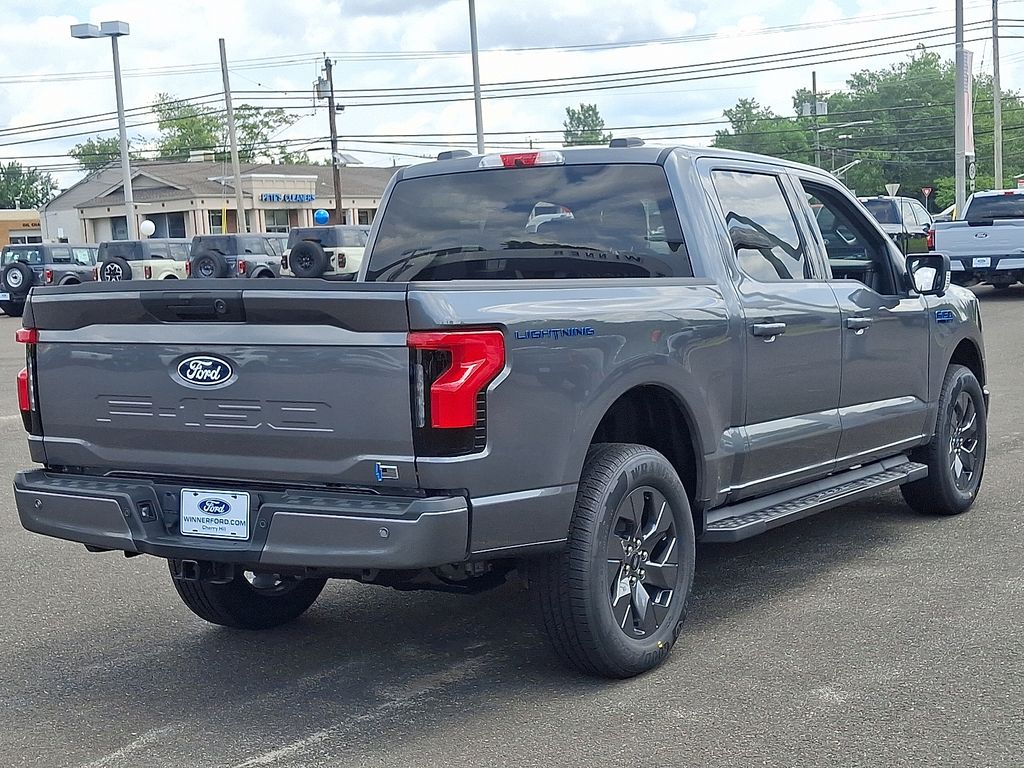 2025 Ford F-150 Lightning photo 3