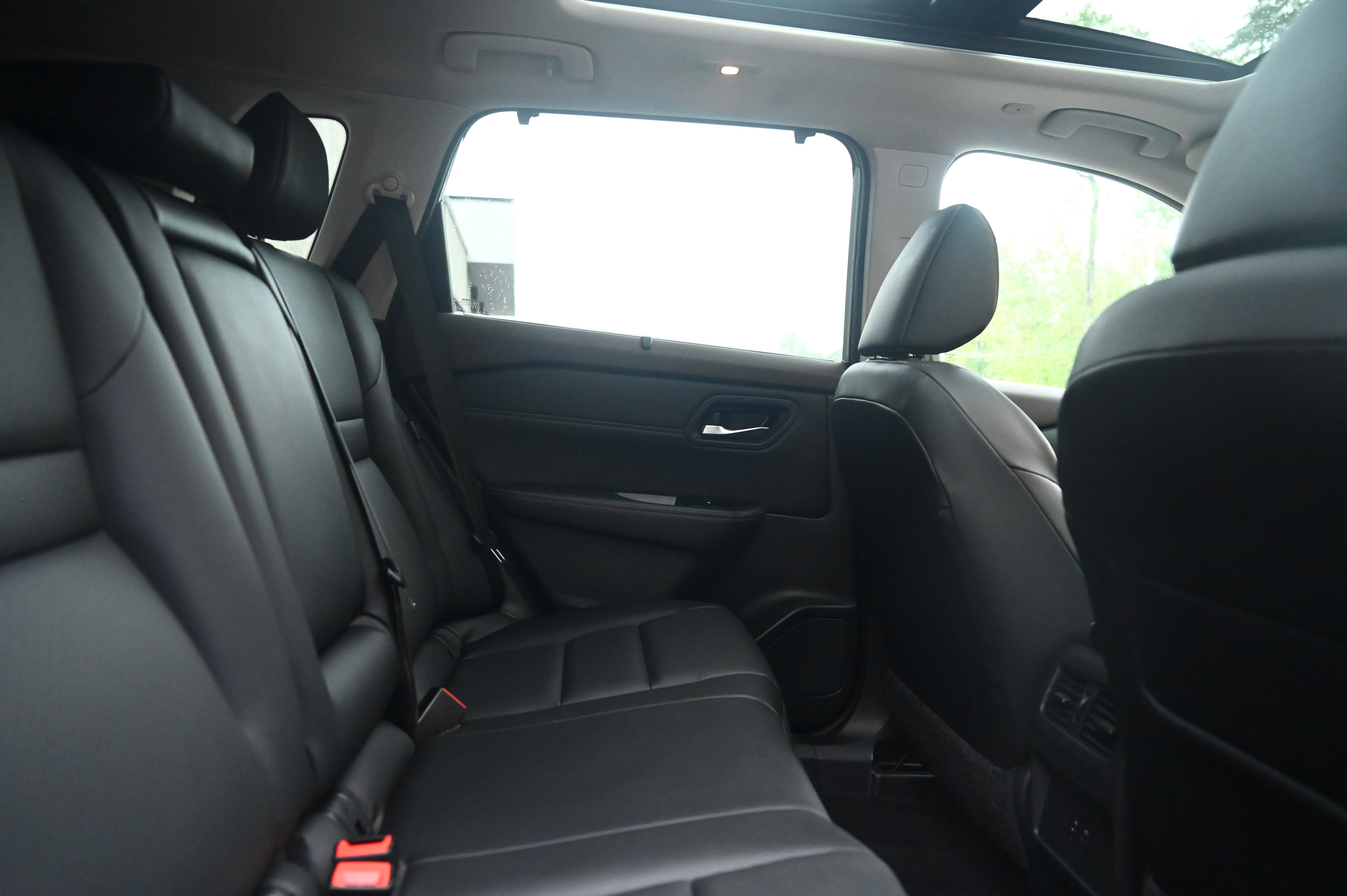 2023 Nissan Rogue SV photo 21