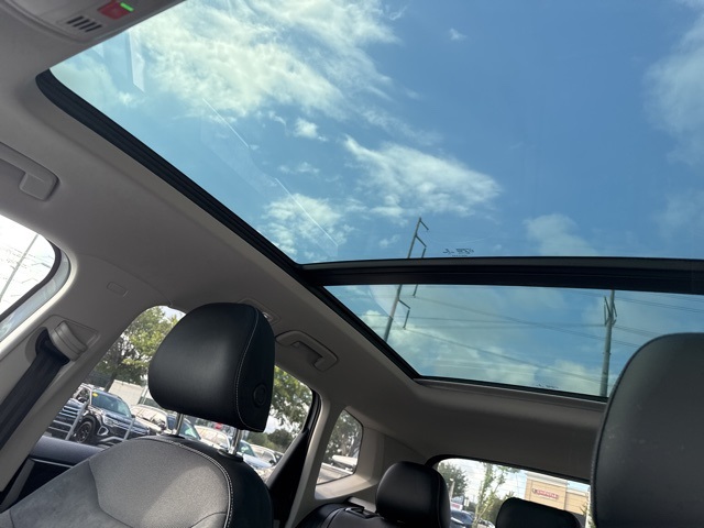 2022 Volkswagen Taos SE photo 16