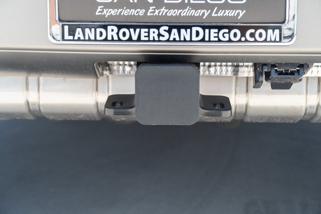 2025 Land Rover Defender 110 X-Dynamic SE photo 29