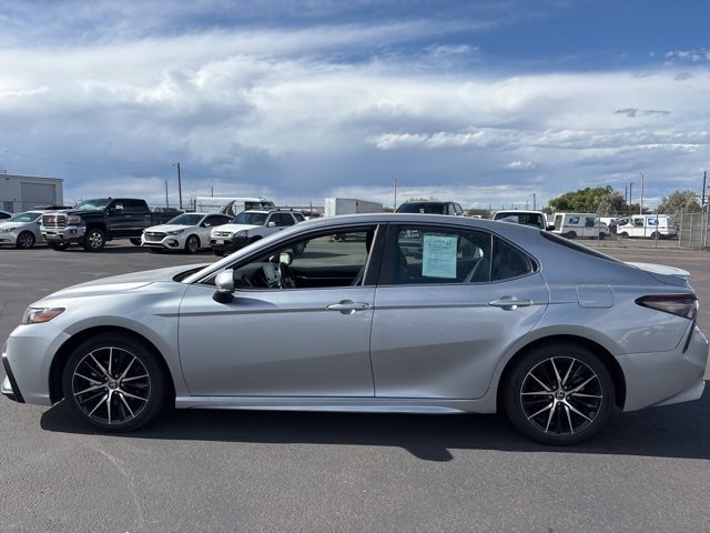 2024 Toyota Camry SE photo 8