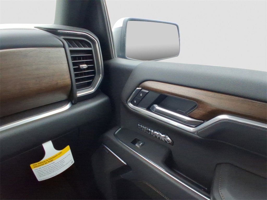 2025 Chevrolet Silverado 1500 High Country photo 17