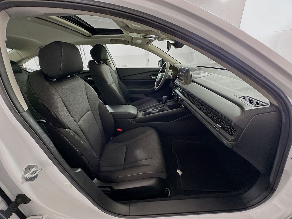 2025 Honda Accord 1.5T SE photo 26