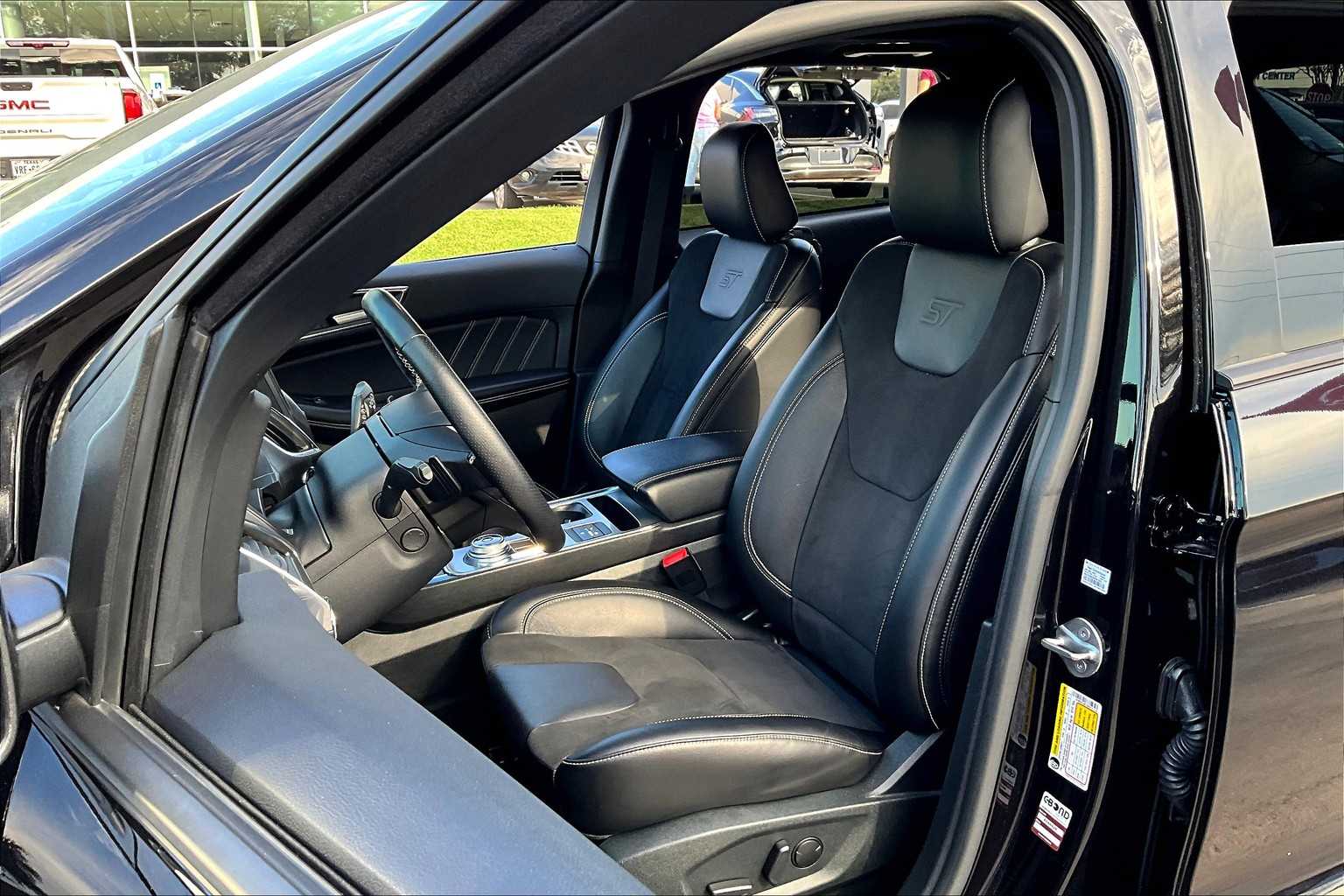 2022 Ford Edge ST photo 7
