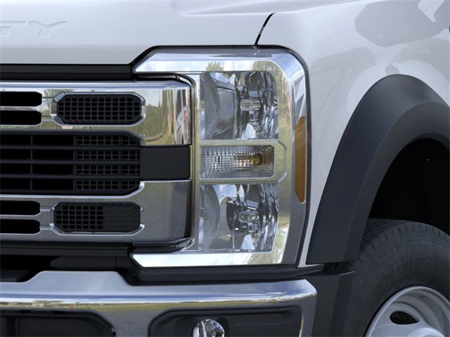 2025 Ford F-600 photo 18