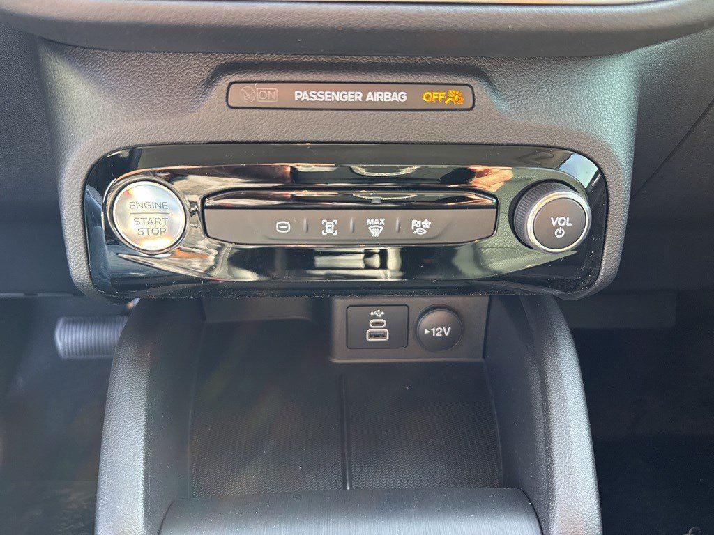 2025 Ford Escape Plug-In Hybrid photo 37