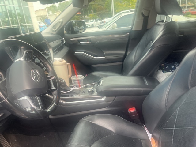 2020 Toyota Highlander Platinum photo 3
