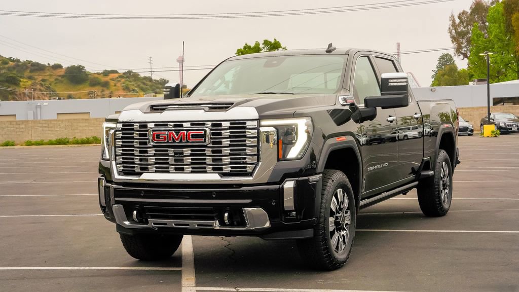 2025 Gmc Sierra 2500 HD Denali photo 2