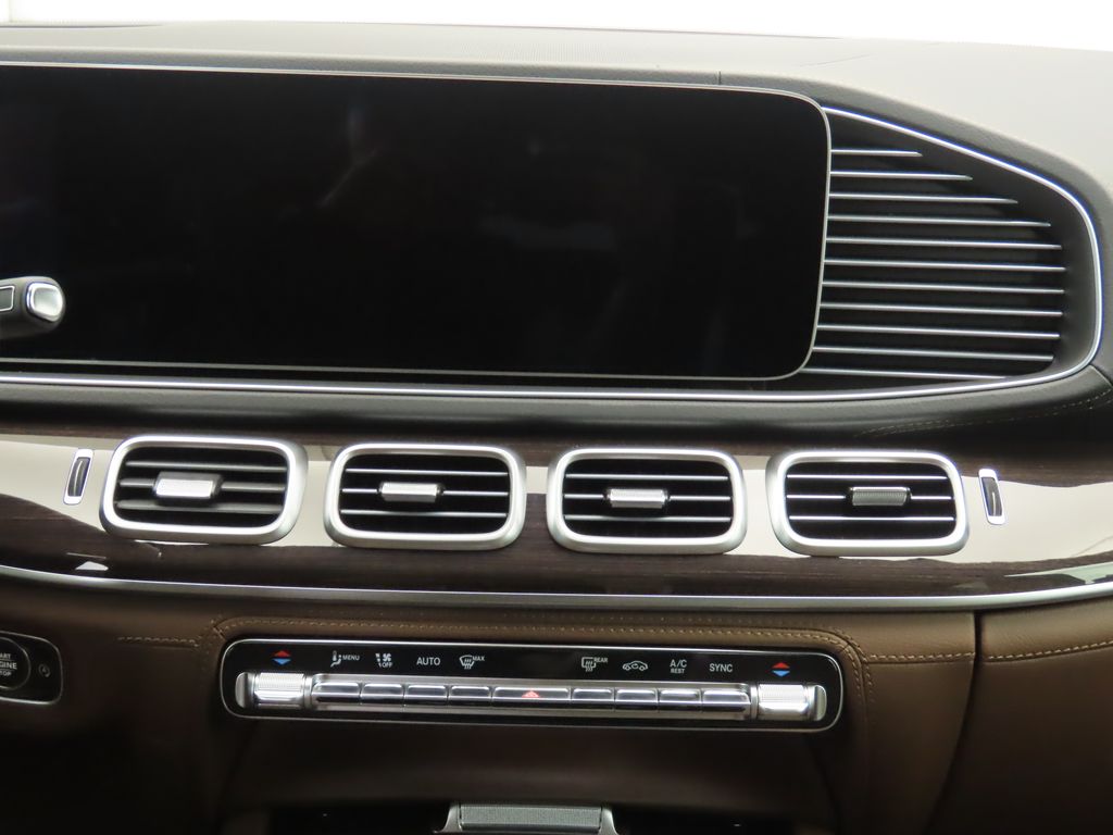 2026 Mercedes Benz GLS 580 4MATIC photo 14