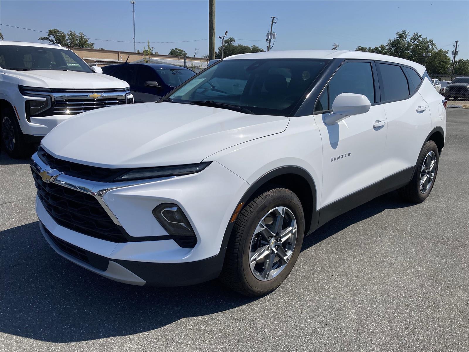 2023 Chevrolet Blazer 2LT photo 2
