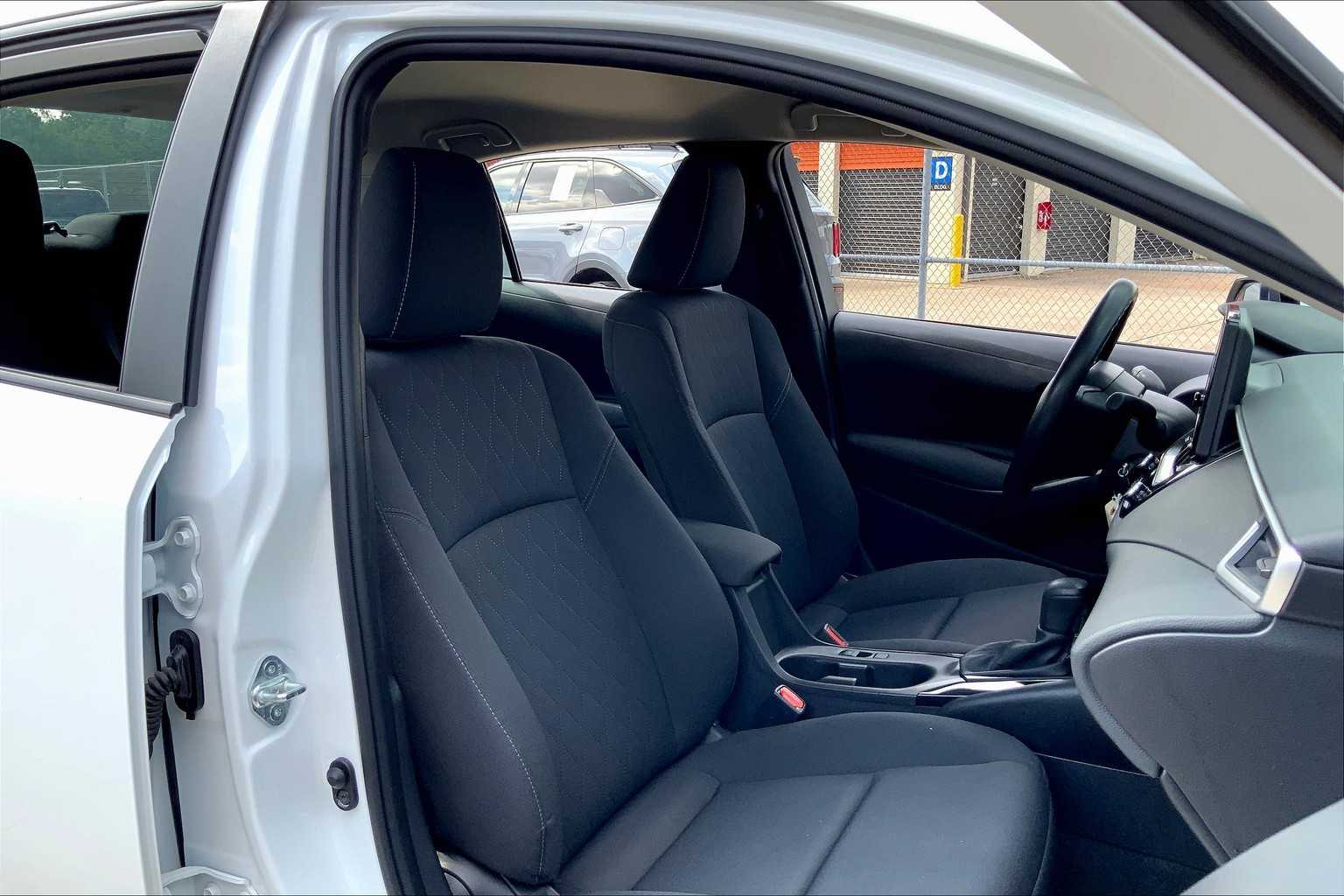2024 Toyota Corolla LE photo 8