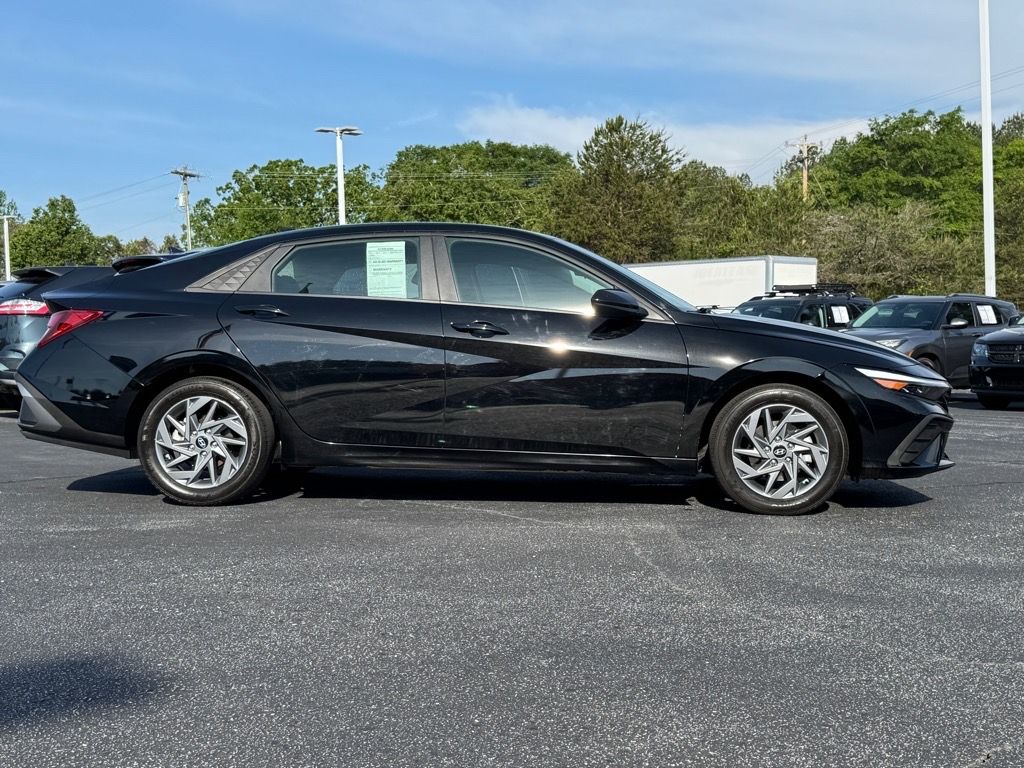 Used 2024 Hyundai Elantra SEL with VIN KMHLM4DG3RU703027 for sale in West Union, SC