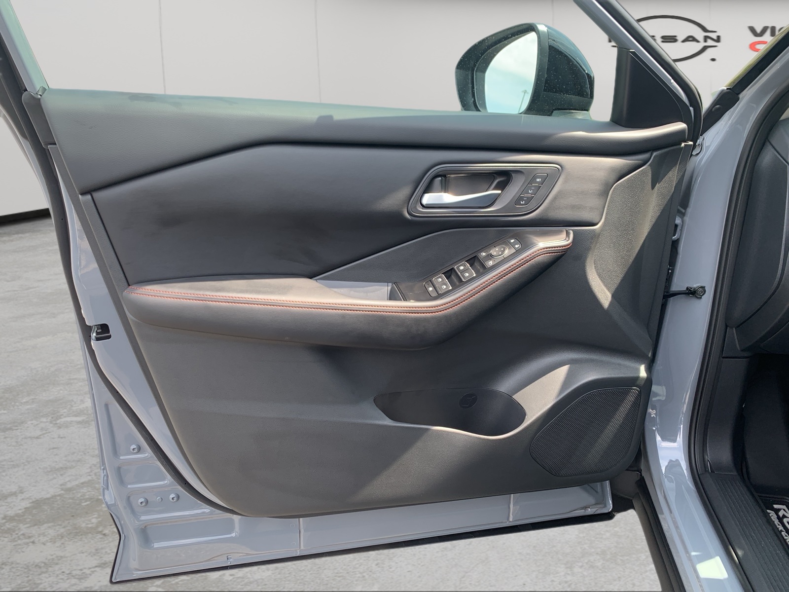 2026 Nissan Rogue SV photo 11