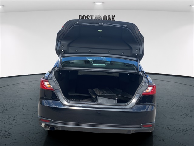 2025 Toyota Camry SE photo 14
