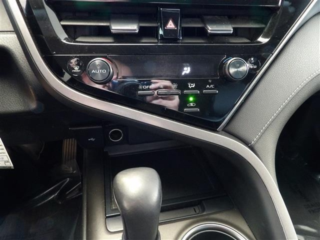 2023 Toyota Camry SE photo 24